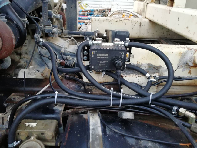 Расходомер Дельта 100 установленный на КАМАЗ миксер для подсчета расхода топлива